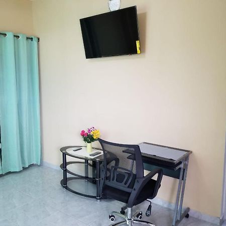 Royal View Apartment Plus Belize City Exterior photo
