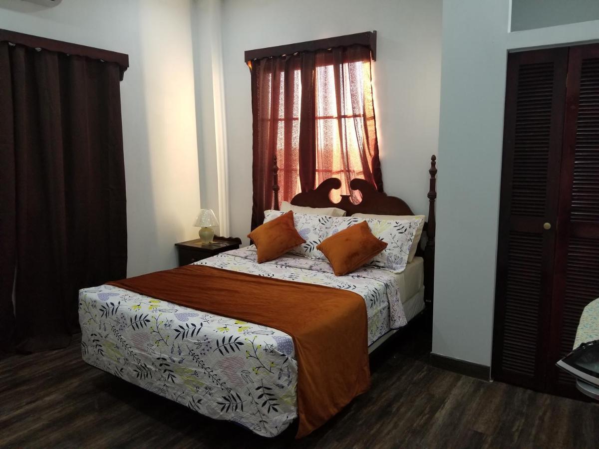 Royal View Apartment Plus Belize City Exterior photo