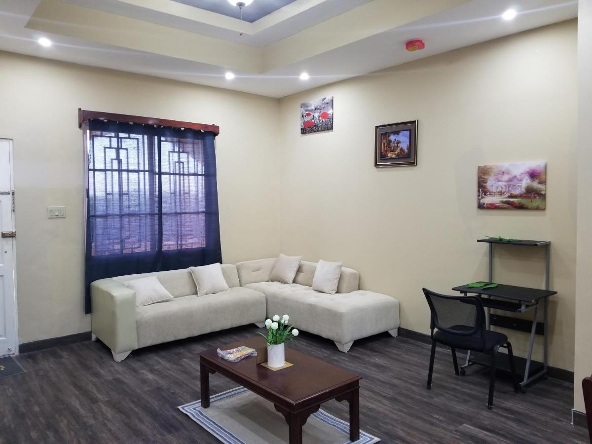 Royal View Apartment Plus Belize City Exterior photo