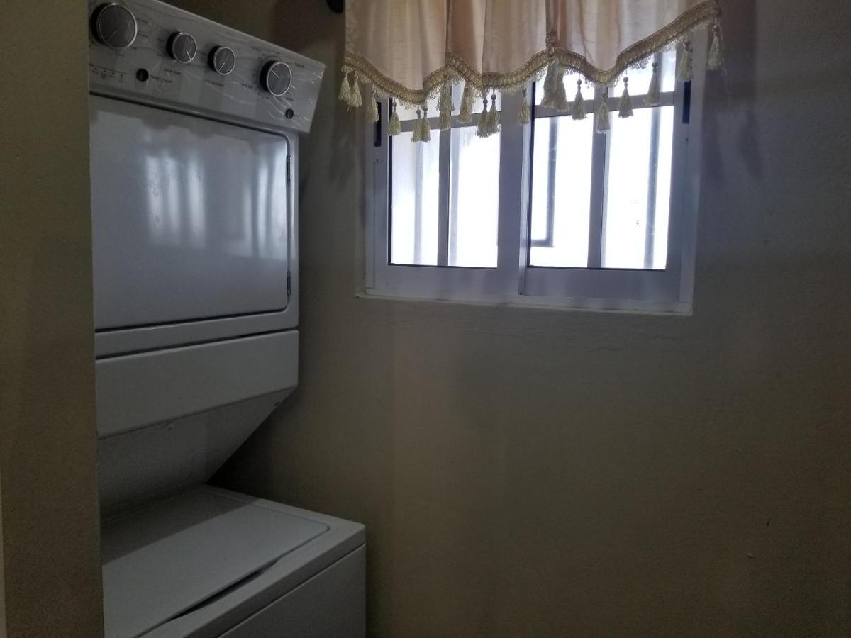 Royal View Apartment Plus Belize City Exterior photo