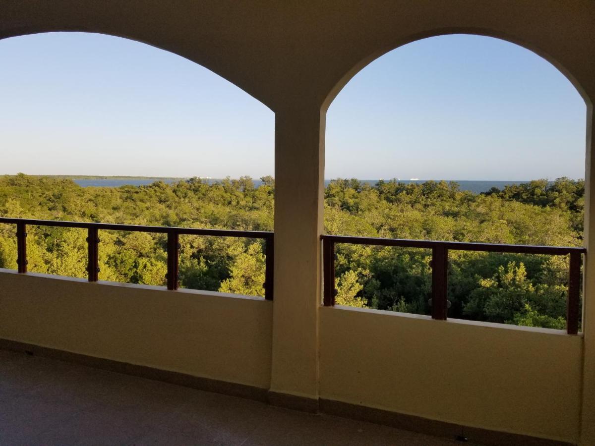 Royal View Apartment Plus Belize City Exterior photo