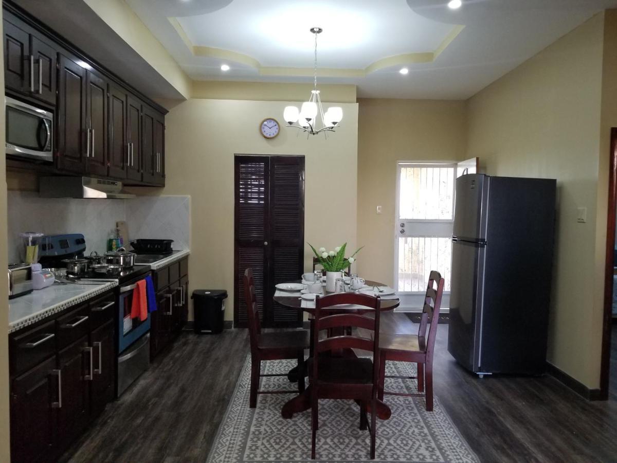 Royal View Apartment Plus Belize City Exterior photo
