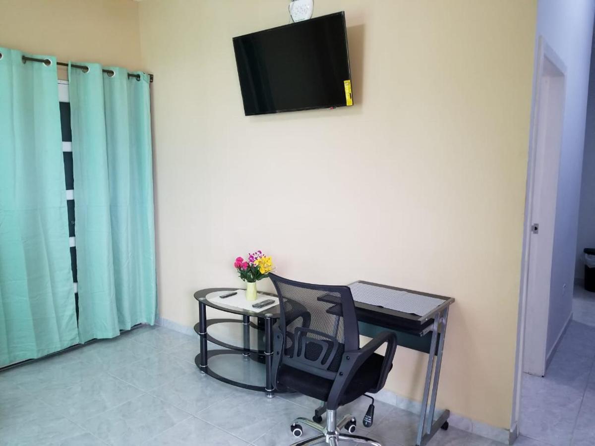 Royal View Apartment Plus Belize City Exterior photo